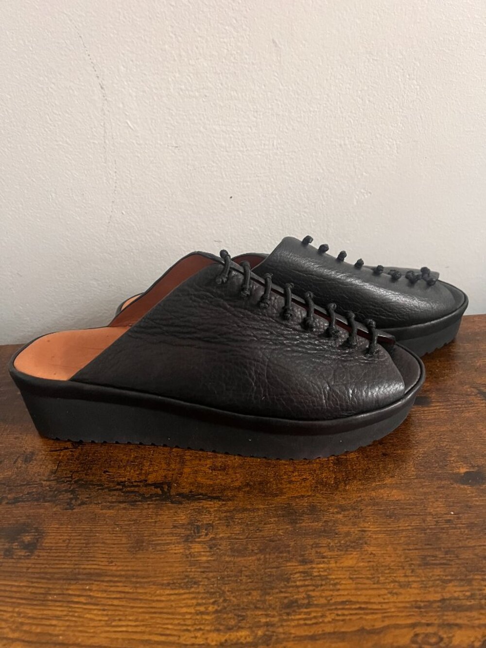 L’AMOUR DES PIEDS Black Leather Clogs - Picture 2 of 4